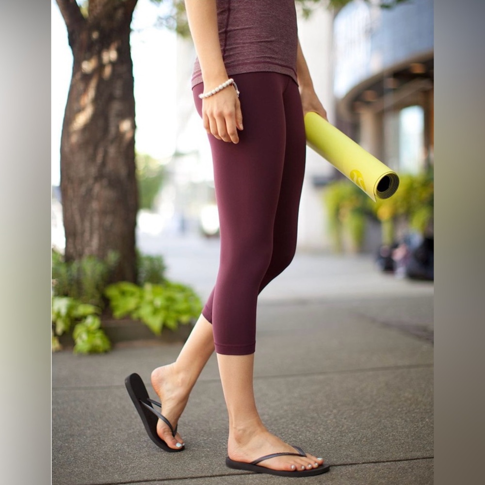 Lululemon Wunder Under Cropped Leggings